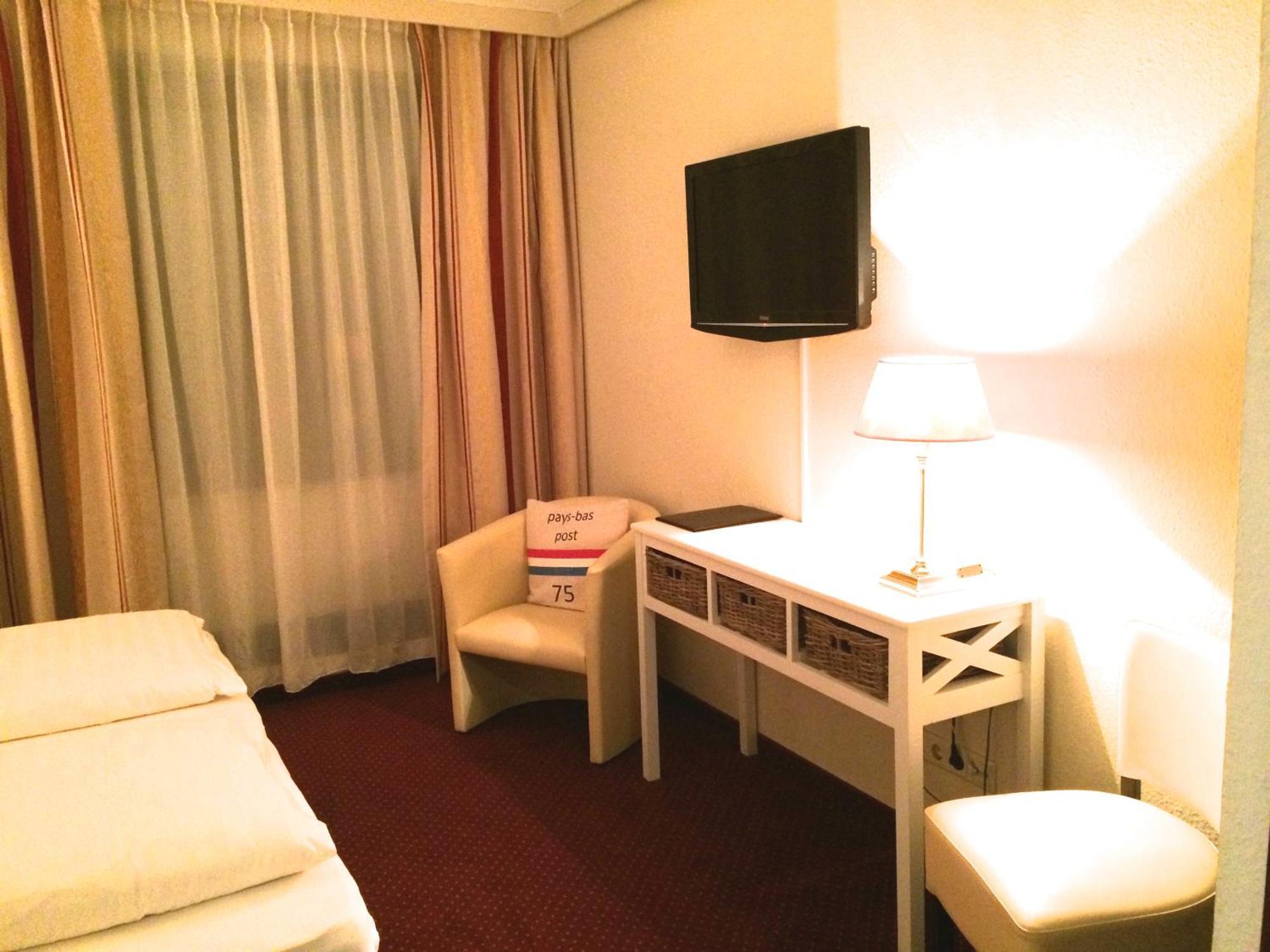 לייר Hotel Waldkur מראה חיצוני תמונה